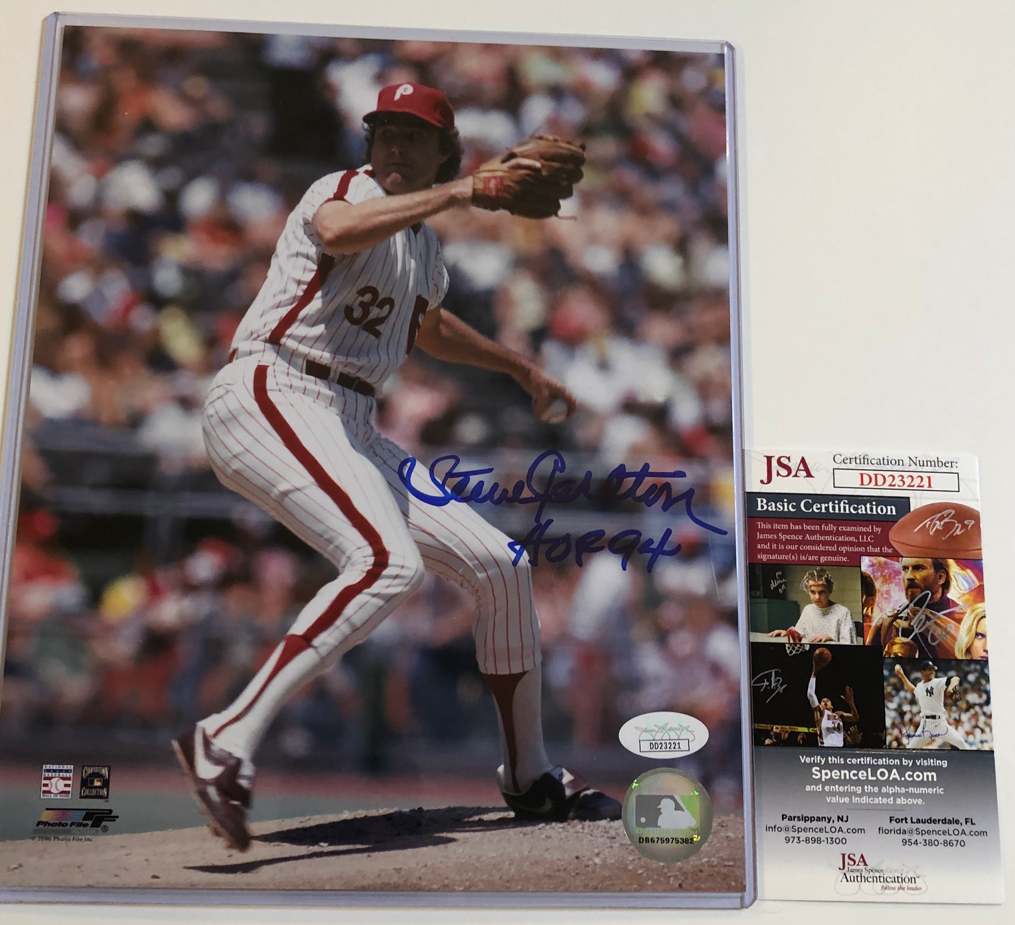 Signed Steve Carlton Picture - 8X10
